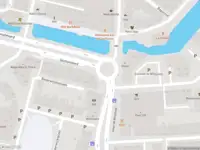 Ambulance met gepaste spoed naar de Johan de Wittstraat in Dordrecht