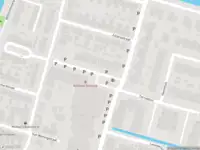 Ambulance met grote spoed naar de Oranjetuin in Bleiswijk