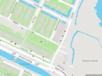 Ambulance met grote spoed naar de Naarderzandpad in Diemen