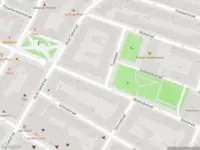 Ambulance met grote spoed naar de Woelwijkstraat in Rotterdam