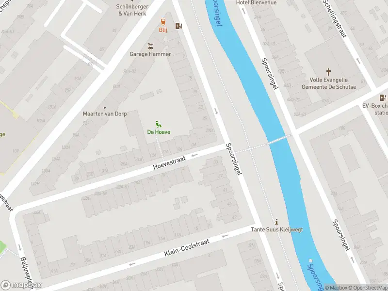 Ambulance met gepaste spoed naar de Hoevestraat in Rotterdam