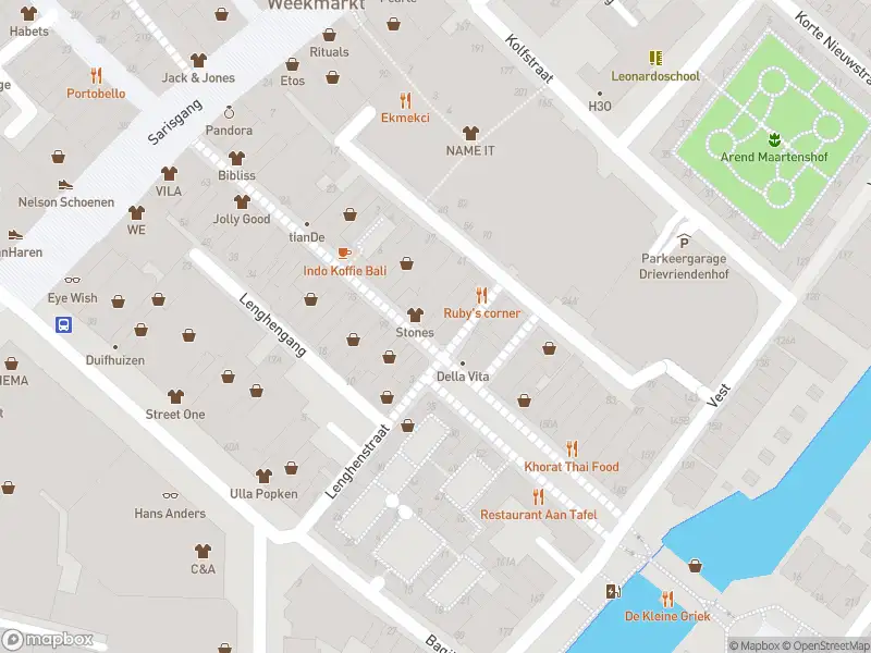 Ambulance met gepaste spoed naar de Vriesestraat in Dordrecht