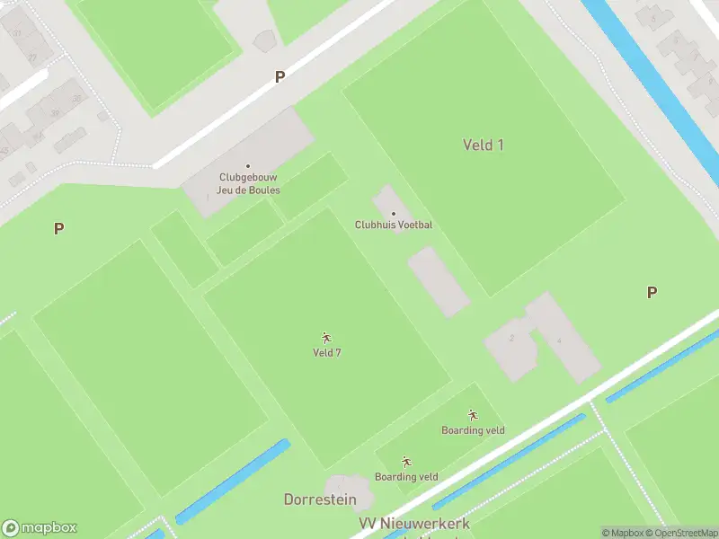 Ambulance met gepaste spoed naar de Sportpark Dorrestein in Nieuwerkerk aan den IJssel