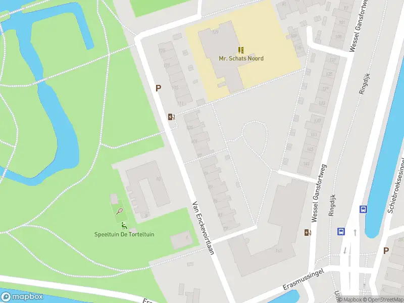 Ambulance met grote spoed naar de Van Enckevoirtlaan in Rotterdam