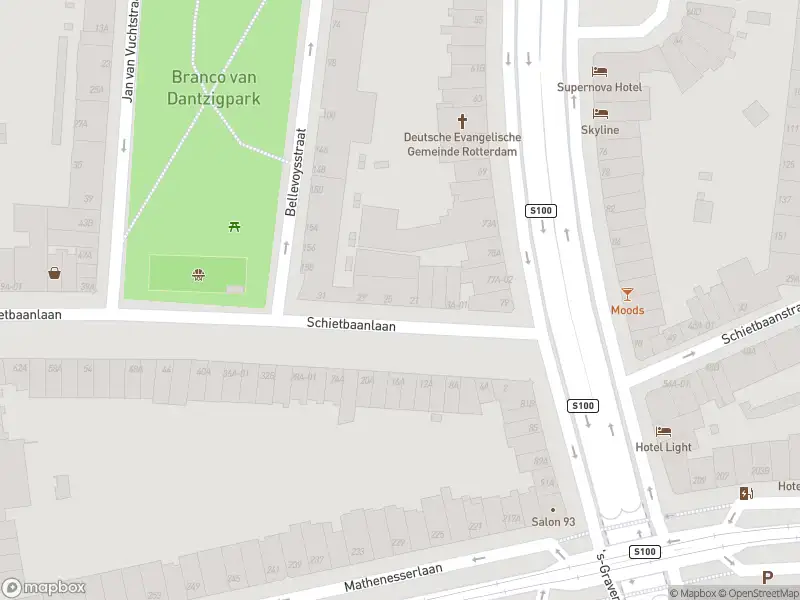 Ambulance met gepaste spoed naar de Schietbaanlaan in Rotterdam