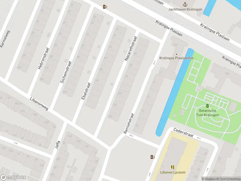 Ambulance met grote spoed naar de Nazarethstraat in Rotterdam