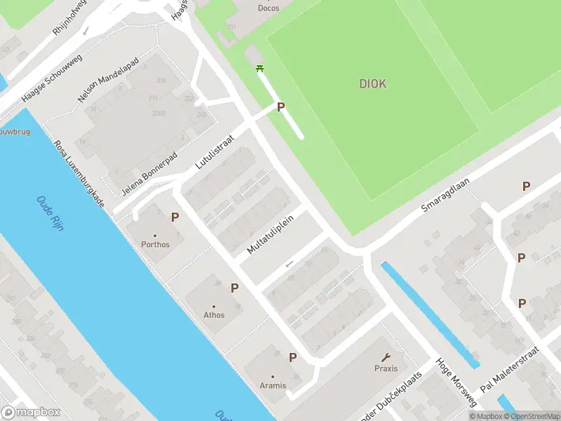 Ambulance met grote spoed naar de Multatuliplein in Leiden