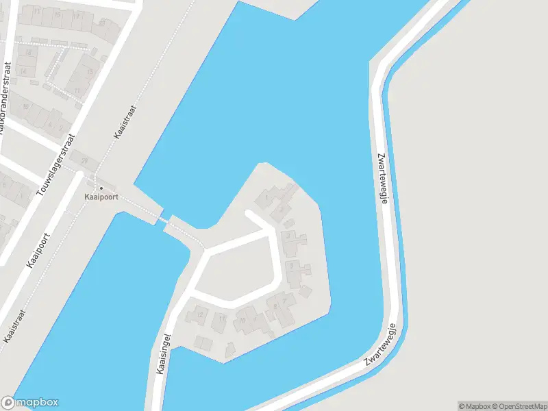 Ambulance met grote spoed naar de Mr Egter v Wissekerkeplein in Brielle