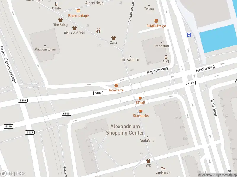 Ambulance met grote spoed naar de Pegasusweg in Rotterdam