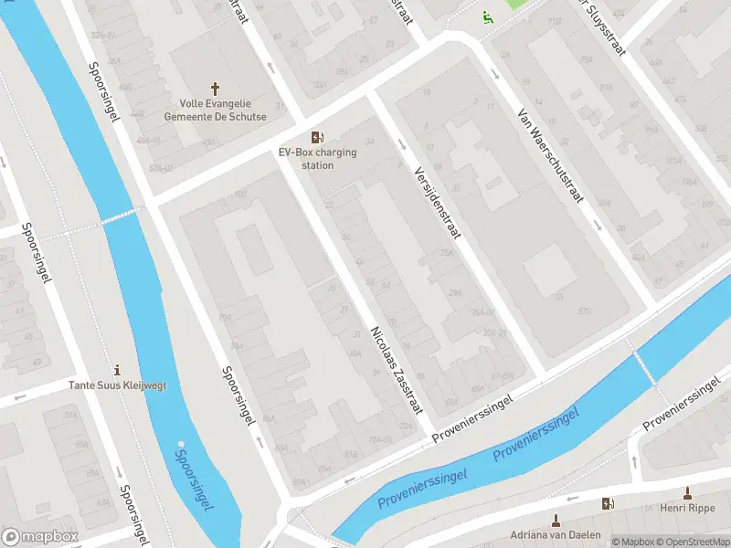 Ambulance met grote spoed naar de Nicolaas Zasstraat in Rotterdam