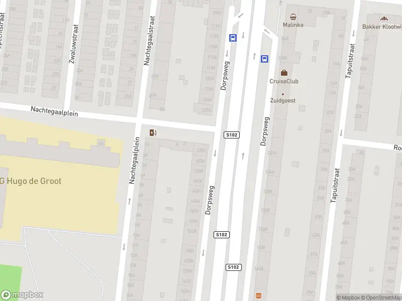 Ambulance met gepaste spoed naar de Dorpsweg in Rotterdam