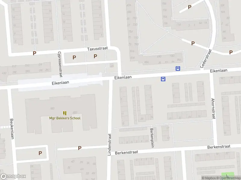 Ambulance met gepaste spoed naar de Lindenstraat in Spijkenisse