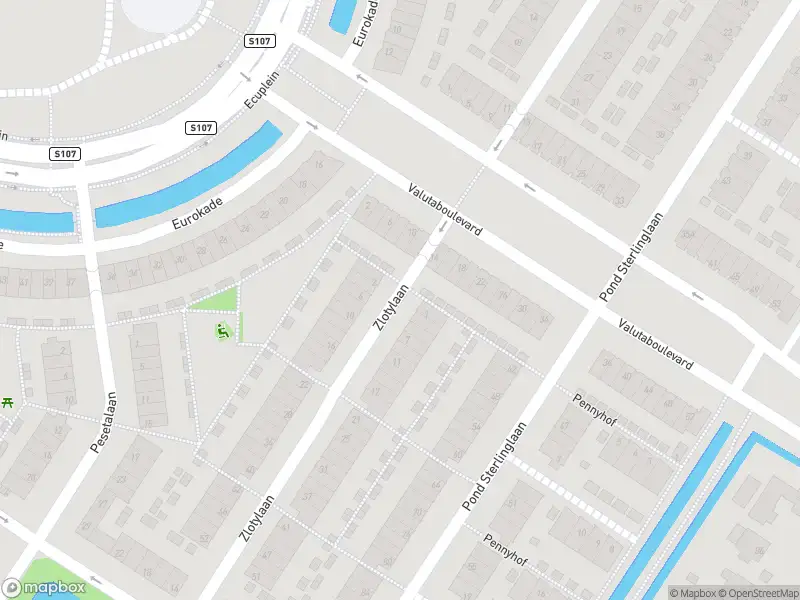 Ambulance met grote spoed naar de Zlotylaan in Amsterdam