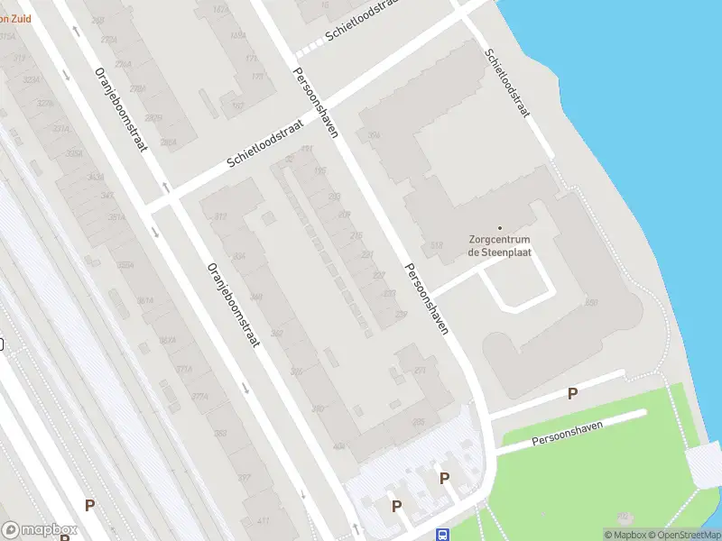 Ambulance met grote spoed naar de Persoonshaven in Rotterdam