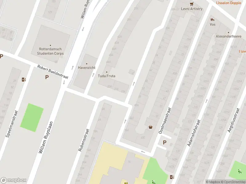 Ambulance met gepaste spoed naar de Robert Baeldestraat in Rotterdam