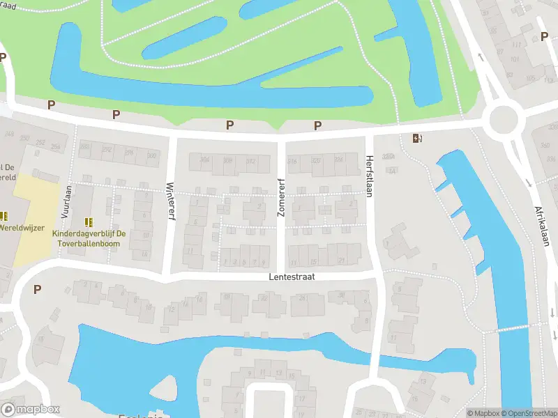 Ambulance met gepaste spoed naar de Zomererf in Alphen aan den Rijn