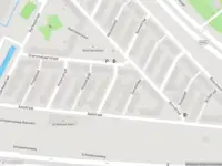 Ambulance met grote spoed naar de Schokkerstraat in Rotterdam