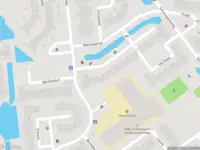 Ambulance met grote spoed naar de Het Steen in Capelle aan den IJssel