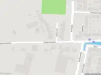 Ambulance met grote spoed naar de Spijkse Hof in Spijk