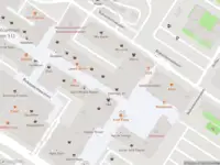 Ambulance met grote spoed naar de Slufter in Amsterdam