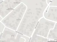 Brandweer met gepaste spoed naar de Bouwstraat in Rijssen vanwege een liftopsluiting