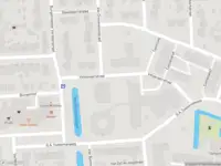 Ambulance met gepaste spoed naar de Velsenaerstraat in Pernis Rotterdam