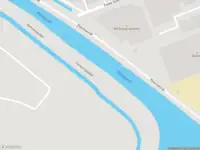 Brandweer met grote spoed naar de Bisschopsrak in Leeuwarden vanwege voertuigbrand