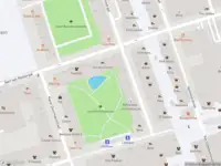 Ambulance met gepaste spoed naar de Jan Evertsenplaats in Rotterdam