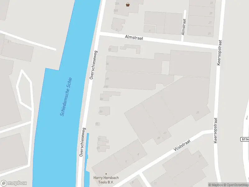 Ambulance met grote spoed naar de Overschieseweg in Rotterdam