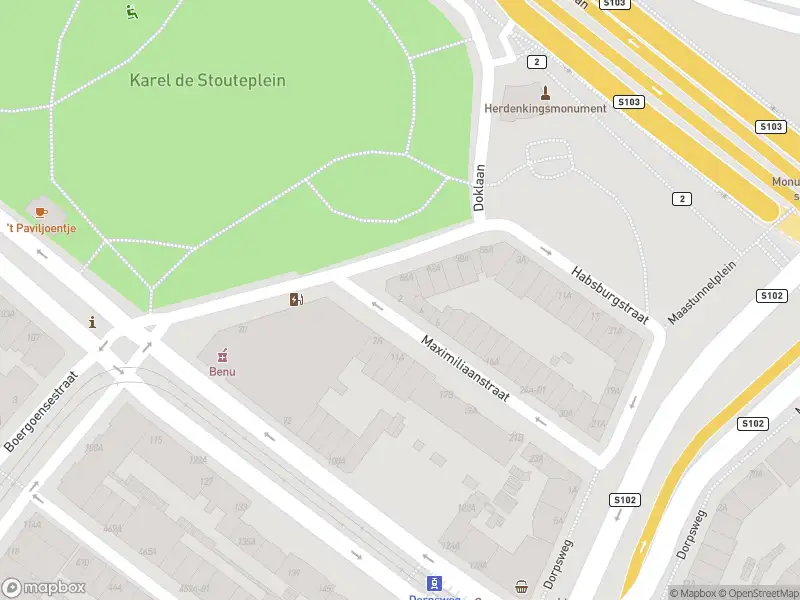 Ambulance met grote spoed naar de Maximiliaanstraat in Rotterdam