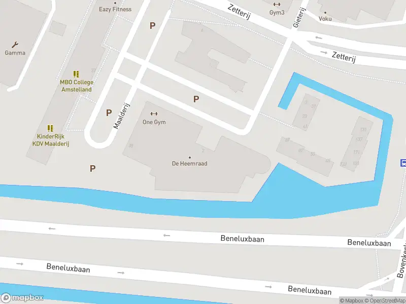 Ambulance met grote spoed naar de Kalkbranderij in Amstelveen