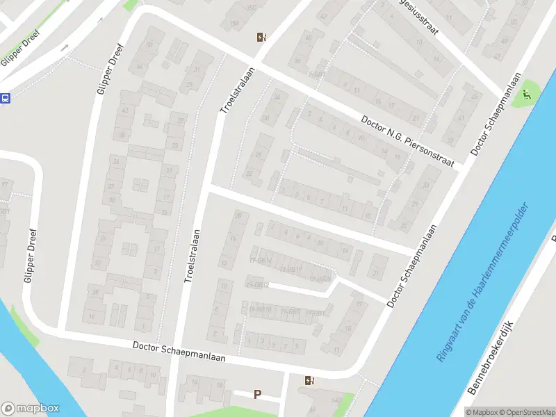 Ambulance met grote spoed naar de Mr. G. van Tienhovenstraat in Heemstede