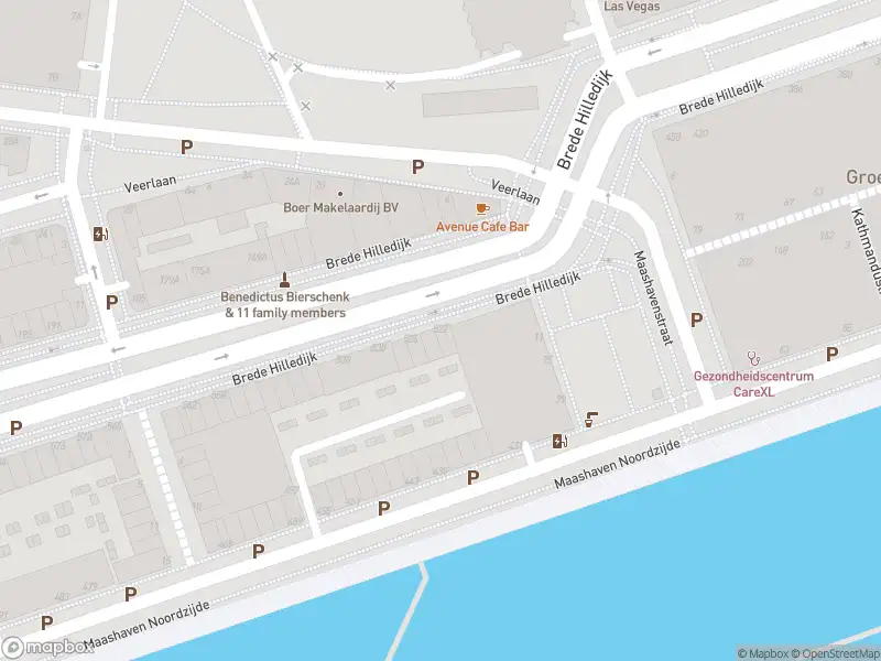 Ambulance met gepaste spoed naar de Brede Hilledijk in Rotterdam