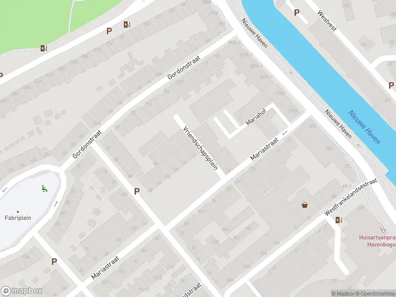 Ambulance met grote spoed naar de Vriendschapsplein in Schiedam