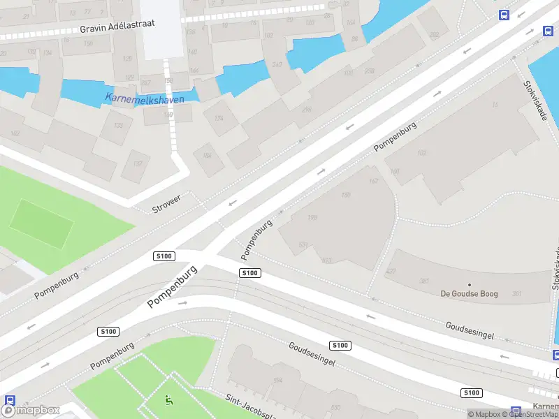 Ambulance met grote spoed naar de Pompenburg in Rotterdam