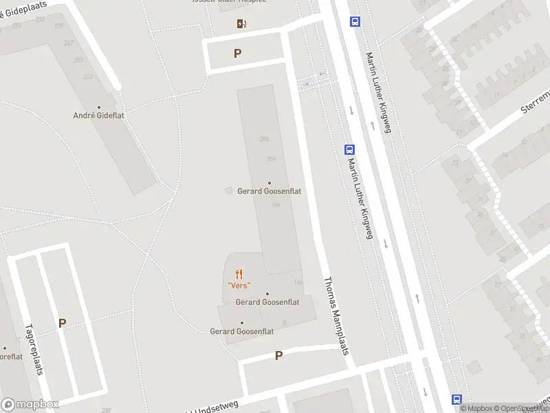 Ambulance met grote spoed naar de Thomas Mannplaats in Rotterdam