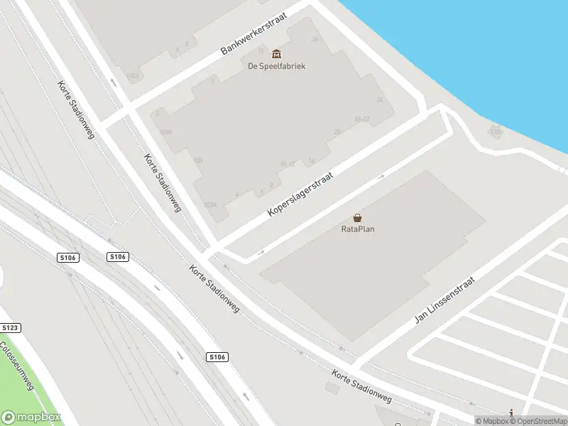 Politie naar de Koperslagerstraat in Rotterdam