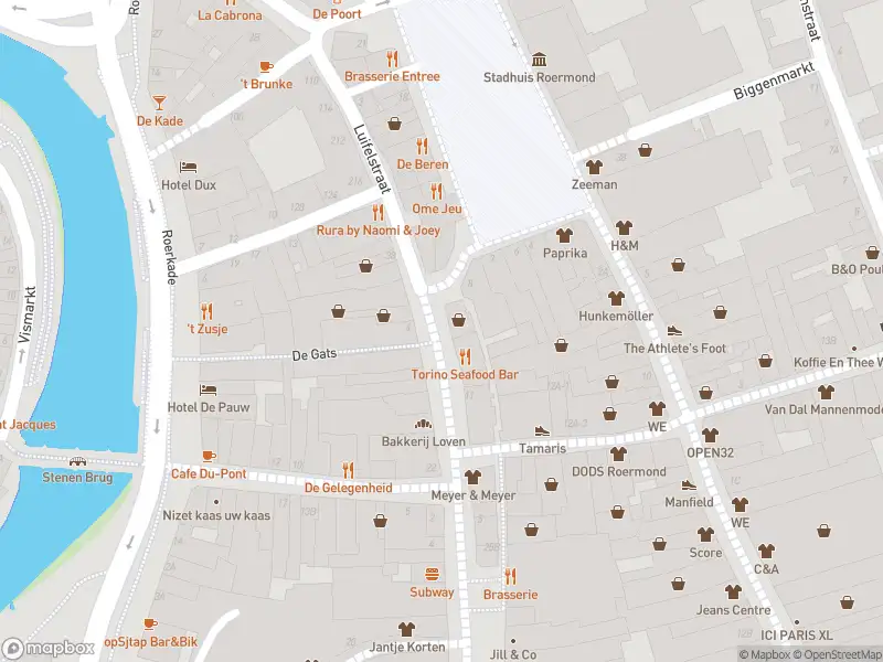 Brandweer met gepaste spoed naar de Marktstraat in Roermond vanwege afhijsen patient