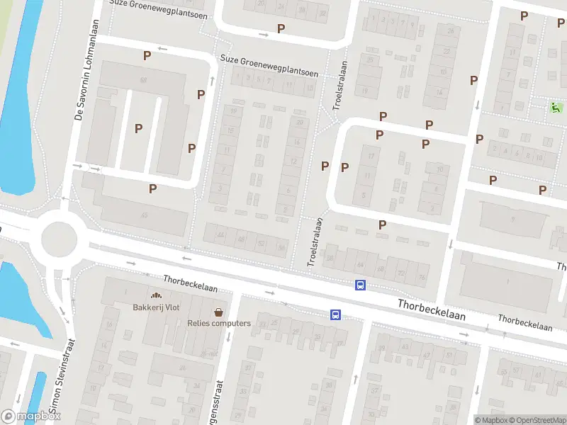 Ambulance met grote spoed naar de Troelstralaan in Sliedrecht