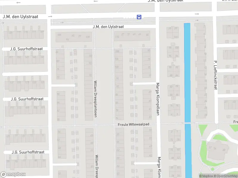 Ambulance met grote spoed naar de P. Lieftinckstraat in Amsterdam