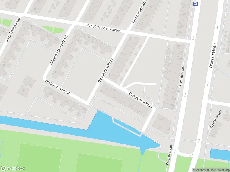 Ambulance met grote spoed naar de Dudok de Withof in Amsterdam