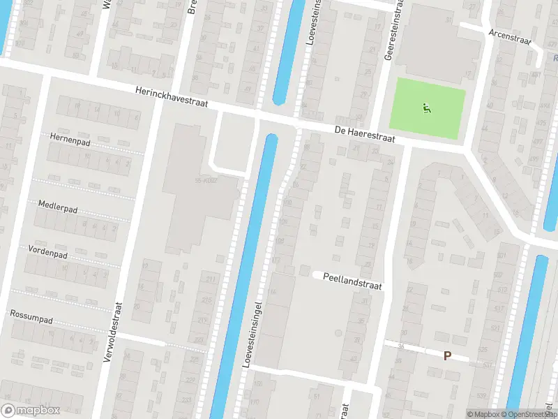 Ambulance met grote spoed naar de Loevesteinsingel in Rotterdam