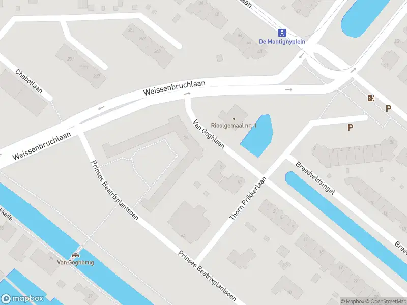 Ambulance met grote spoed naar de Van Goghlaan in Rotterdam