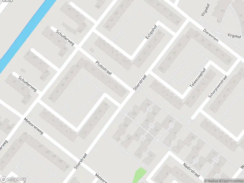 Ambulance met grote spoed naar de Plutostraat in Amsterdam