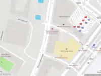 Ambulance met gepaste spoed naar de Elzenhagensingel in Amsterdam