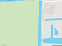 Brandweer met grote spoed naar de Dwarsgracht in Giethoorn