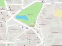 Politie naar de Brink in Laren vanwege aanrijding met letsel