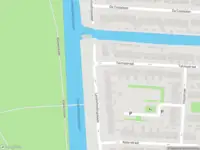 Ambulance met grote spoed naar de Landscheidingskade in Amstelveen