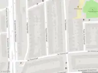 Ambulance met grote spoed naar de Paulus Potterstraat in Schiedam