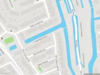 Ambulance met gepaste spoed naar de Harkje Benthempad in Schiedam